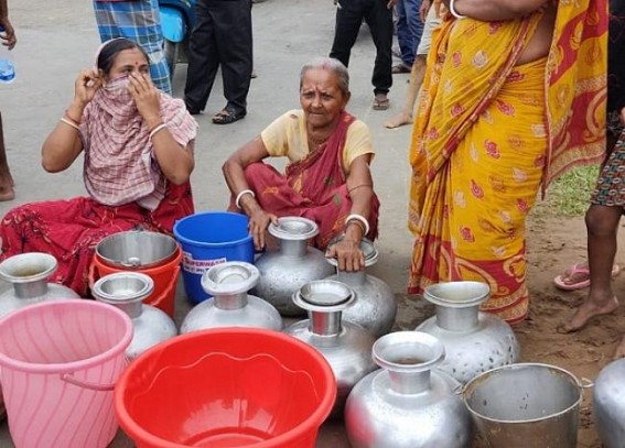 Water Crisis : Villagers blocked road at Yuvraj Nagar 