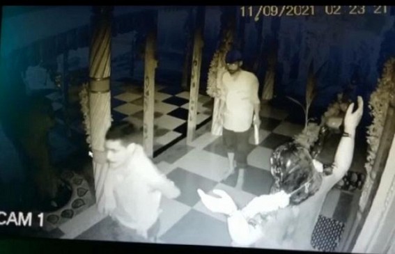 Thieves looted Rs 6 lakhs gold ornaments, Huge cashes from a Temple