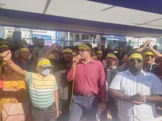 2 Days Long Bank Strike Continues as a Part of Protest against Bank Privatization