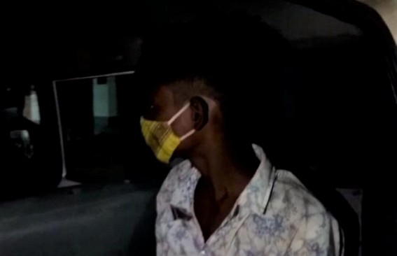 Thief Caught by Locals at Krishanagar, handed-over to police