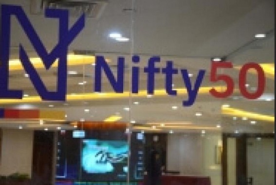 Negative global cues, FII outflows subdue equity indices; Realty stocks down 