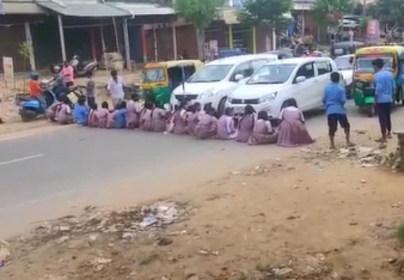 Students Blocked National Highway in Protest against No Electricity, Acute Drinking Water Crisis in Udaipur