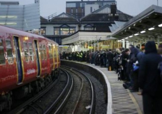 New rail strike disrupts UK train services