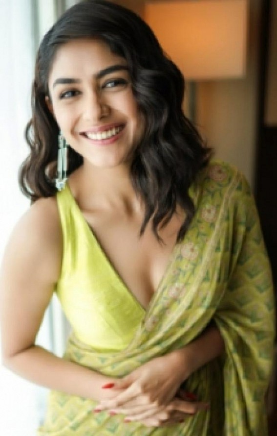Mrunal Thakur got extensive language training for Telugu debut in 'Sita Ramam'