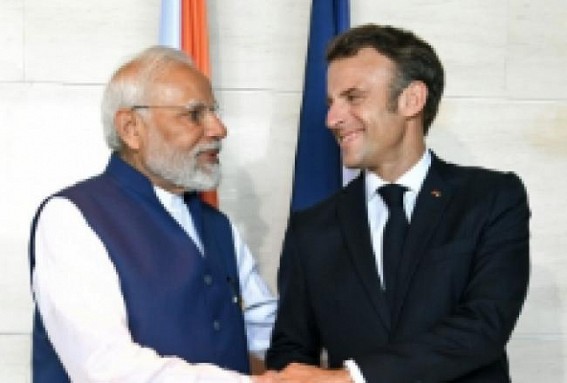 PM meets French President Macron in Bali