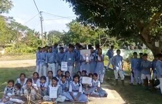 Teachers’ Crisis : Students Protested against Transfer of Teachers