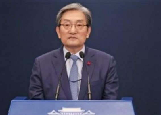 Moon's chief of staff banned from overseas travel over hiring scandal