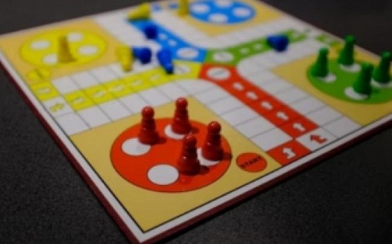 UP: Mother of two kids addicted to gambling loses herself to landlord in betting
