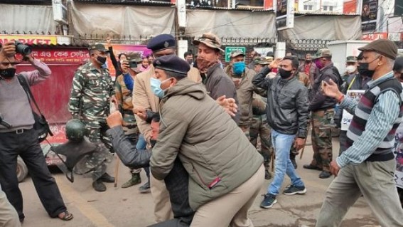 ‘No-Police-Permission’ Does Not Make Rallies, Gathering Unlawful: Constitution Preserved Fundamental Right of Citizens to Gather under ‘Right to Assemble without Arms’ of Article 19