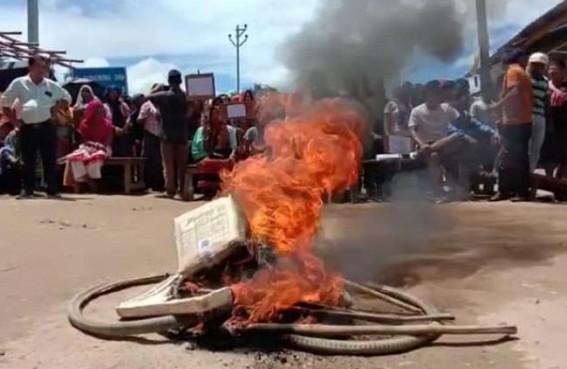 Locals of Amarpur Jatanbari blocked road, burnt tires in protest against pathetic road condition, water crisis and Electricity Problems