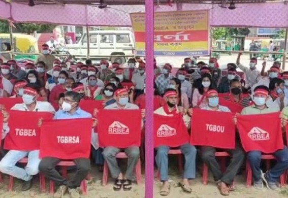 Tripura Gramin Bank Employees Association held protest against Privatization of Bank