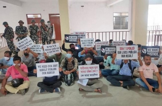 'Shoot us direct on head instead of Lathi Charge', says frustrated JRBT Job Aspirants during JRBT office gherao seeking Result Publication