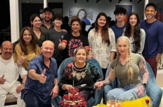 Hrithik, Saba Azad join family on Sunaina Roshan's birthday