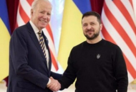 Biden makes surprise visit to Kiev