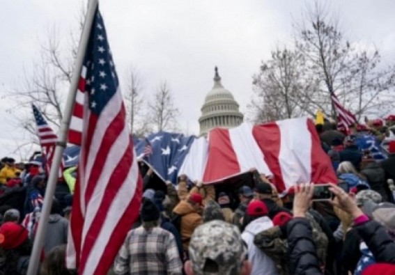 FBI hunts woman who didn't show up to court over Capitol riot charges