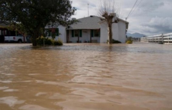 360,000 residences, businesses without power as new storm lashes California