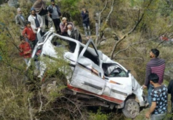 14 injured in J&K road accident