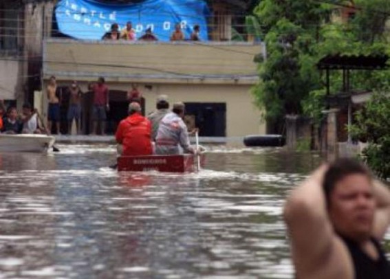 Ecuador on guard against possible delays at key port amid flooding
