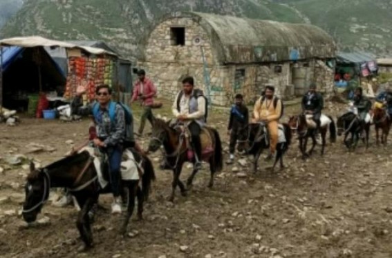 Samosa, jalebi, pizza, burger & more banned during Amarnath Yatra 2023