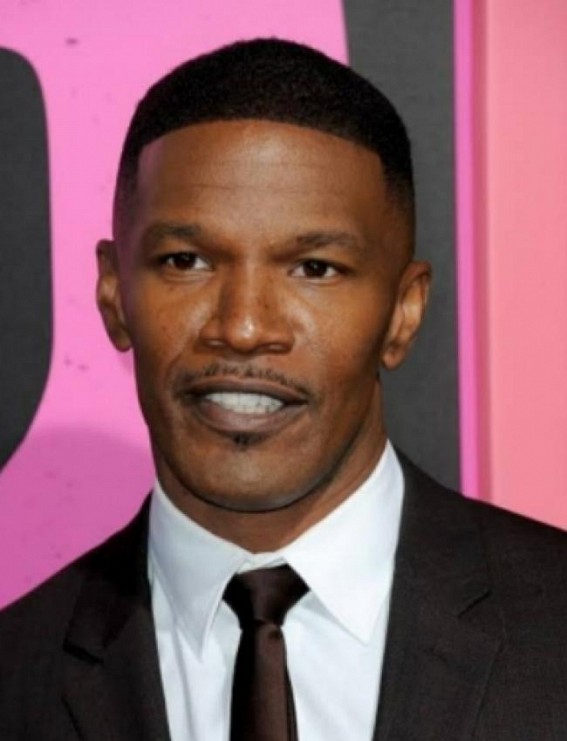 Jamie Foxx quashes claims of Covid-19 vaccine causing his recent health scare