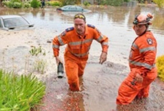 Heavy rain in South Australia cause flooding, blackouts