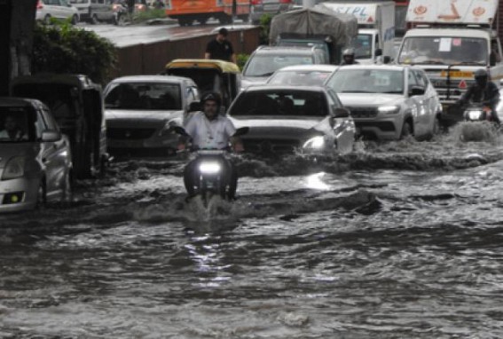 Fresh battle between Delhi govt, L-G over waterlogging issues