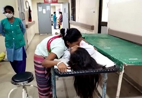 17 years old girl poisoned self, Dies