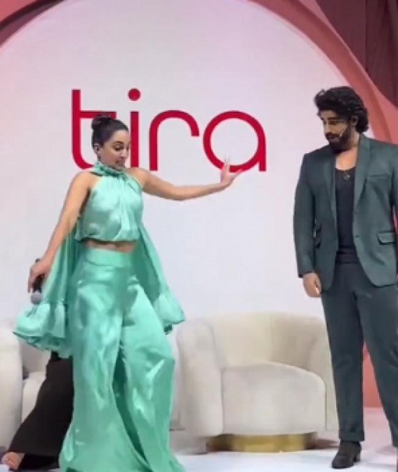 Kiara almost falls on Kareena's lap, Arjun Kapoor helps by holding her hand