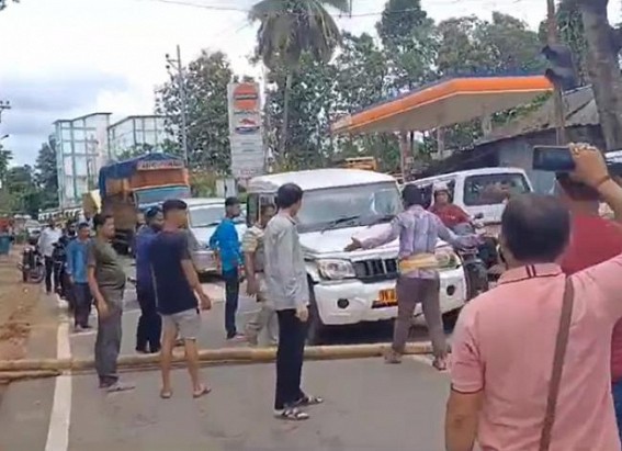 Power Cut hits CNG Services : CNG vehicle Drivers Blocked Road in Melaghar