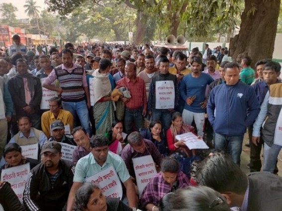 10323 Teachers Blocked Road at Circuit House