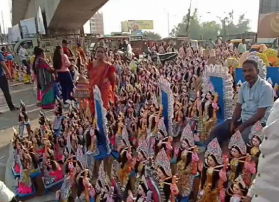 Markets decked up with Goddess Saraswati idols