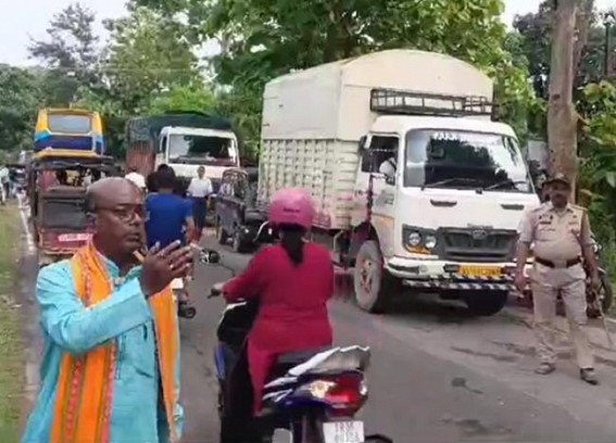 BMS Vs. BMS : BJP MLA stuck in Road Blockade