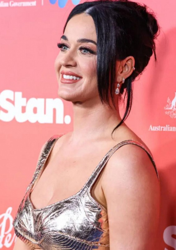 Fans Believe Katy Perry Is Turning Into A Kardashian 