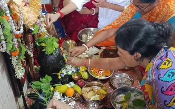Devotees offered prayers to Lord Shiva on first Monday of Shravana month