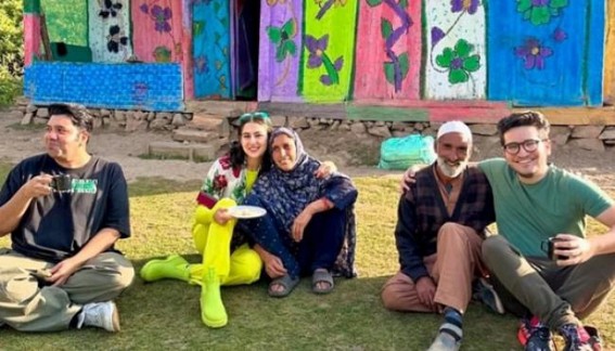 Sara Ali Khan enjoys Kashmiri delicacies, relishes roti & Kahwa