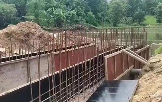 Alleging low quality construction work, public protested in Dhalai, Karamchara