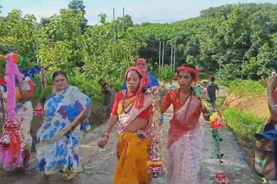 Devotees Offered prayers to Lord Shiva in Sabroom 