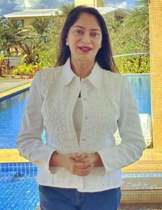 Simi Garewal cracks up internet with funny joke on Delhi pollution
