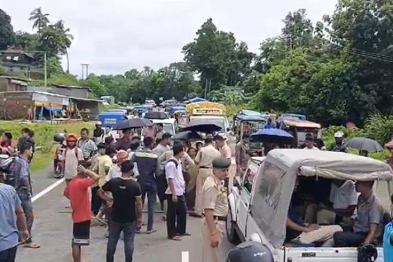 Public Blocked Road Demanding Road Repairing in Chailengta!