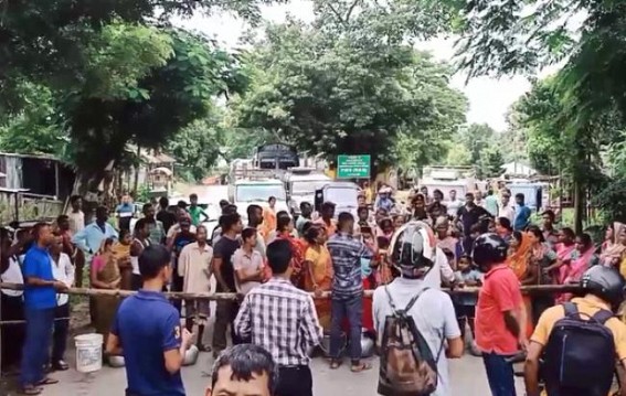 Public Blocked Road protesting Water Scarcity in Ambassa 