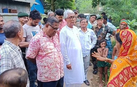 Former CM Manik Sarkar visited Ranir Bazar ; met minority families whose houses were set on fire