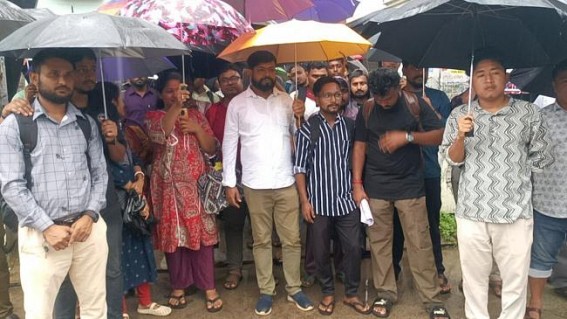 TET Job Aspirants Failed to Meet TRBT Chairman again as he Asked them to go for ‘Online Appeal’ which costs Rs. 500 per Question