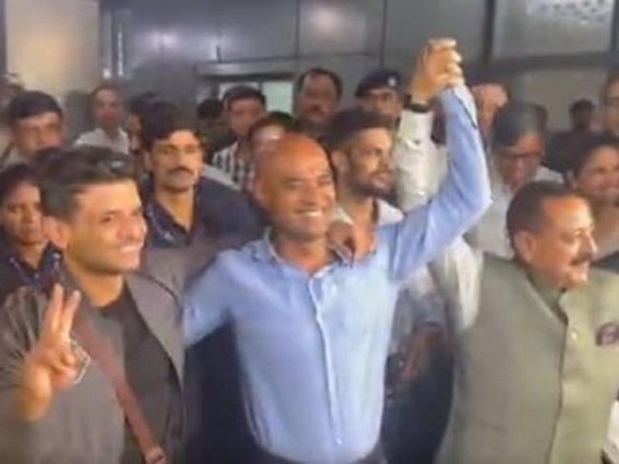 CM Rekha Gupta, Union Minister Jitendra Singh receive astronaut Shubhanshu Shukla at Delhi airport