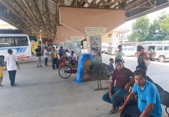 Bus drivers stopped vehicle movements in Chandrapur ISBT after an internal clash ; passengers suffered