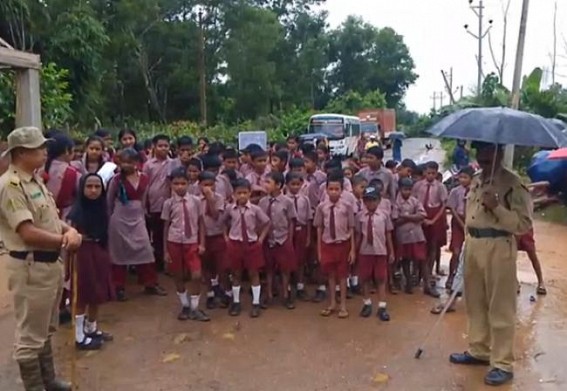 Students Take to Roads in Kathaliya block to Protest Teacher Transfers