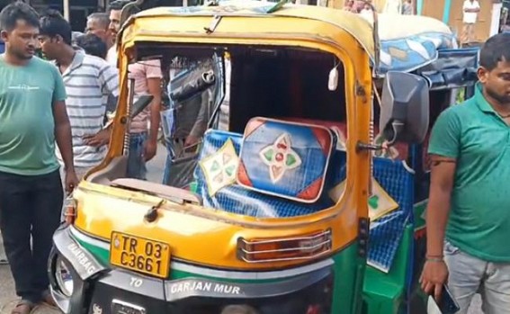Two Injured after an Auto hit a Bus in high speed on Charilam National Highway