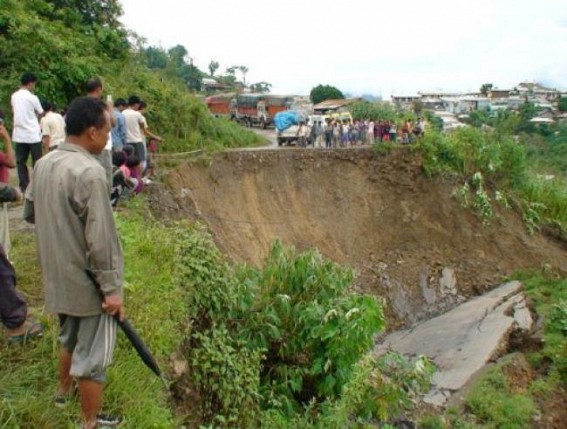 Landslides near Baramura Tunnel disrupts rail communication:  65 workers deployed