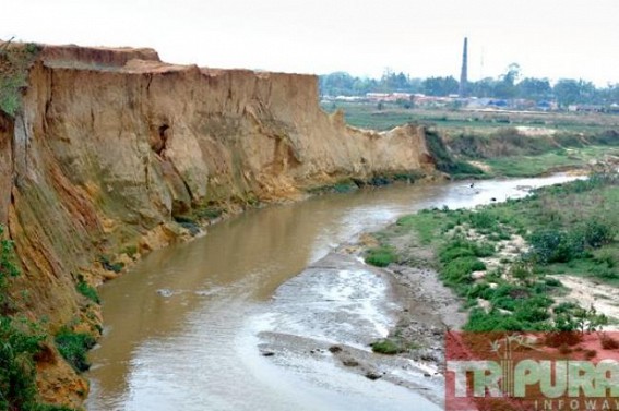 Increasing erosion of Howrah river bank: Misery continues