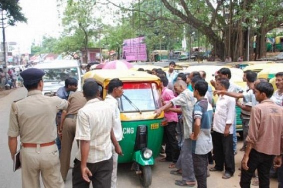Protests swell against unfair auto fares even after slash in petrol price: Negative role of Govt. deprived passengers