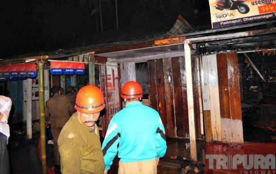 Mysterious fire guts 17 shops at Dharmanagar : losses of atleast 35 lacks, Police in dark